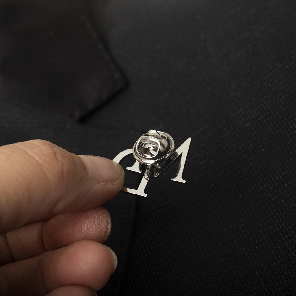 Tangula Custom Initials Brooch - đánh giá và giá Grooming Kit